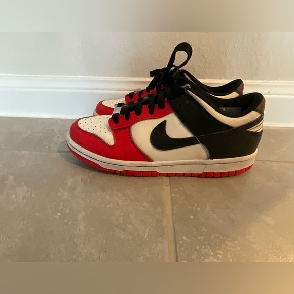Nike Dunk Low Anniversary Chicago (GS) Kid size 4.5 sneakers - Picture 1 of 6